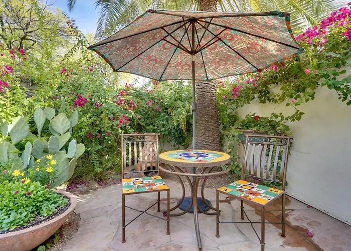 Hotel With Patio Less Than 2 Mi From Downtown And Ua! 3*