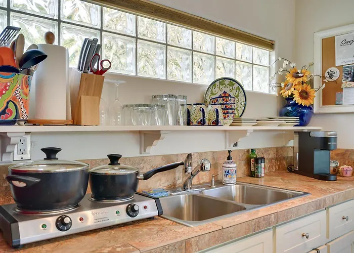 With Patio Less Than 2 Mi From Downtown And Ua! Tucson