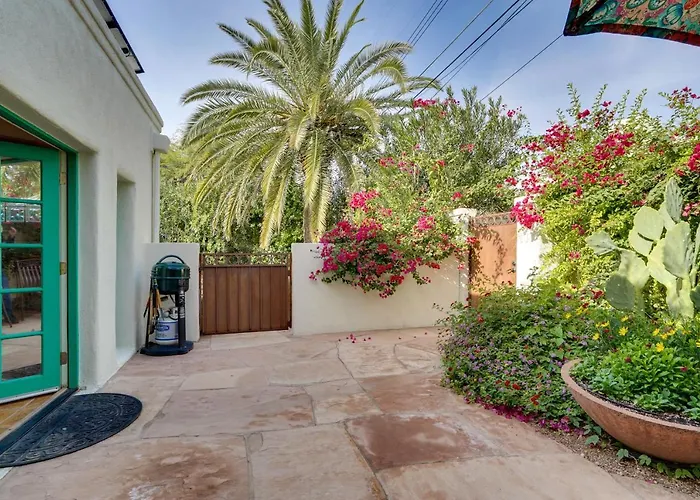 Hotel With Patio Less Than 2 Mi From Downtown And Ua! 3*