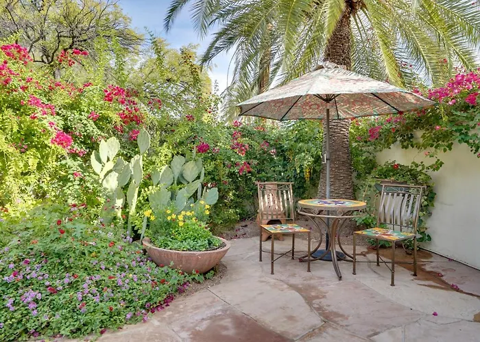 Hotel With Patio Less Than 2 Mi From Downtown And Ua! 3*