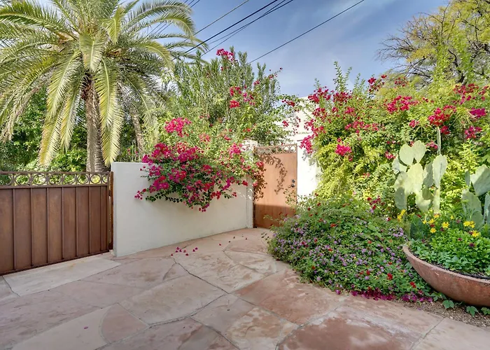 With Patio Less Than 2 Mi From Downtown And Ua!