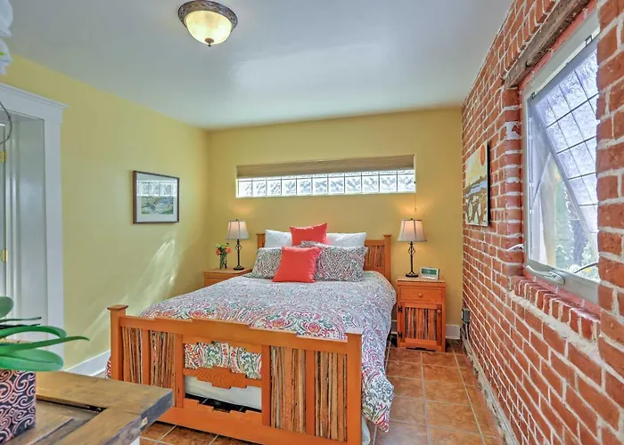 With Patio Less Than 2 Mi From Downtown And Ua! Hotel Tucson